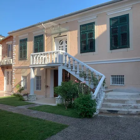 Vintage Bed and Breakfast