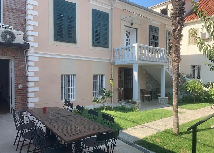 Vintage Bed & Breakfast